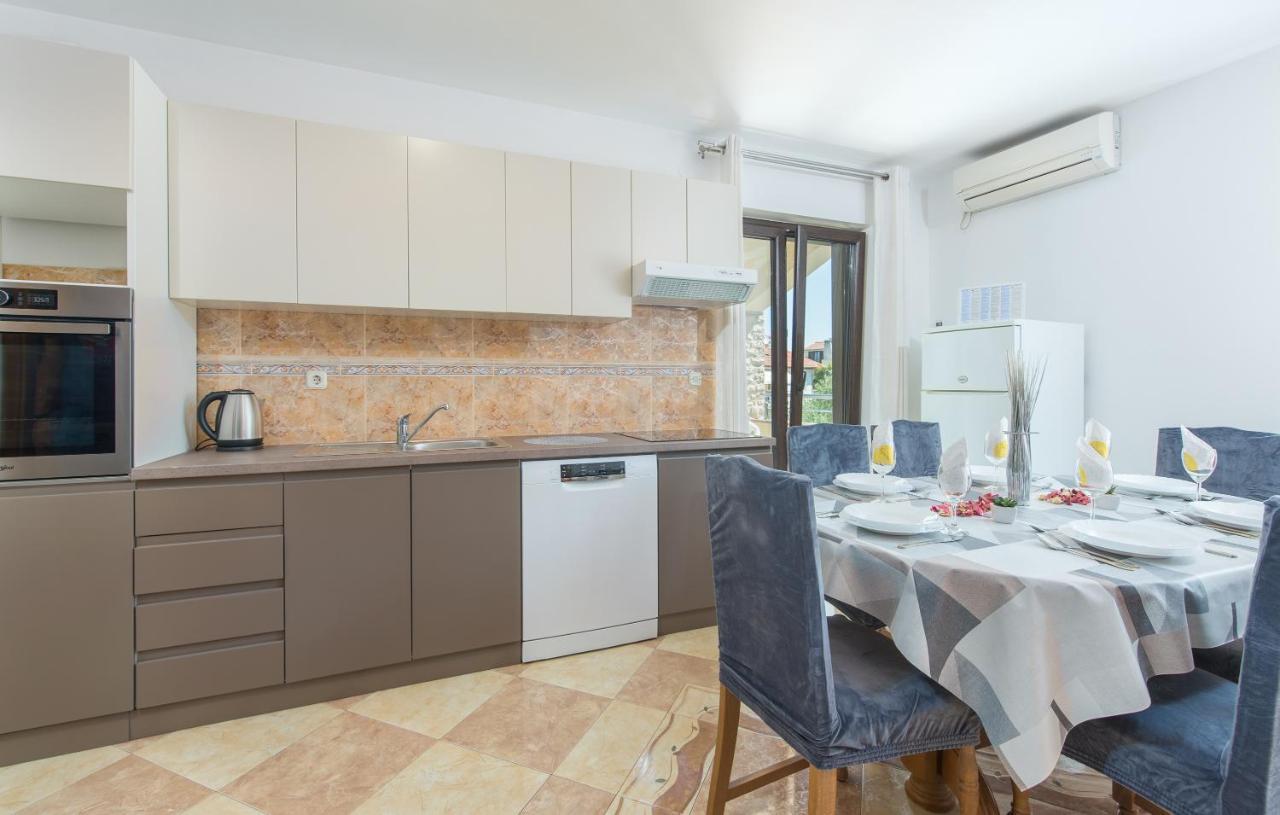 Apartmani Lorena Porec Exterior photo