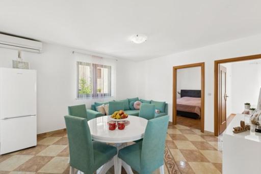 Apartmani Lorena Porec Exterior photo